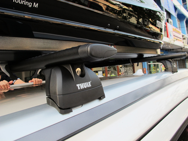 a10-isuzu-mu-x-thule-roofbox-d2autorack-