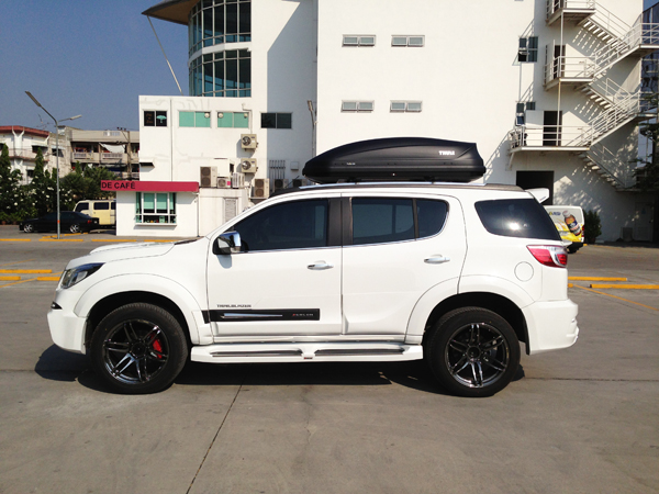 a16-chevrolet-trailblazer-thule-roofbox-