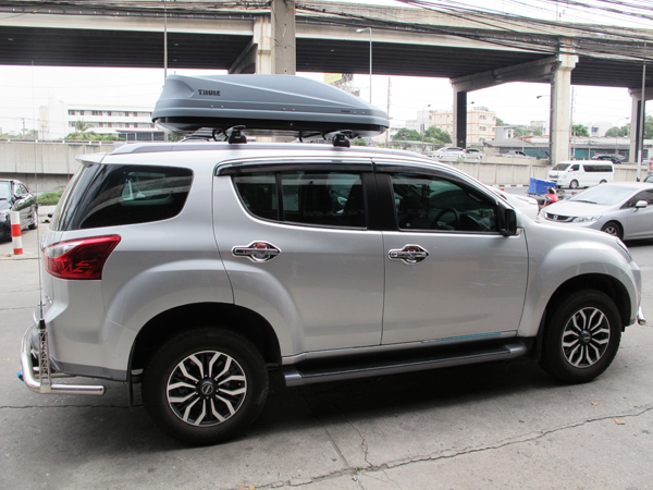 a19-isuzu-mu-x-thule-roofbox-d2autorack-