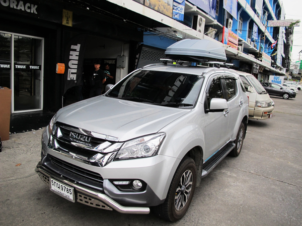 a21-isuzu-mu-x-thule-roofbox-d2autorack-