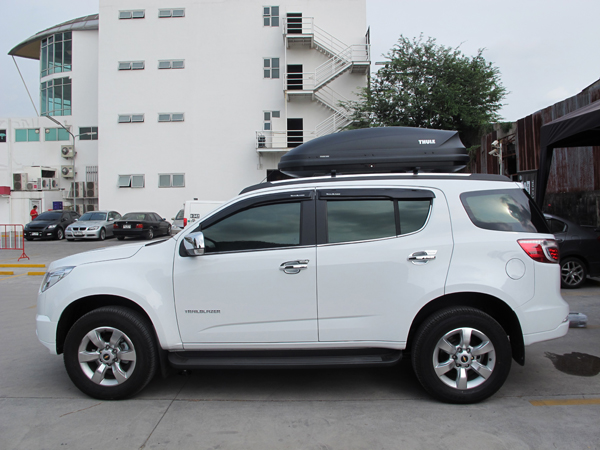 a46-chevrolet-trailblazer-thule-roofbox-