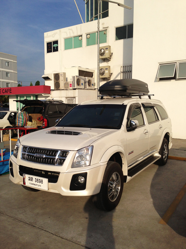 a58-isuzu-mu-7-thule-roofbox-d2autorack-