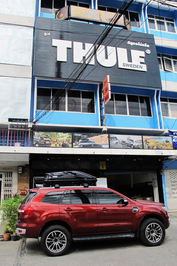 g3-ford-everest-thule-roofbox-d2autorack