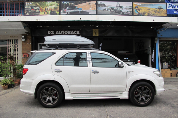 w1-toyota-fortuner-thule-roofbox-d2autor